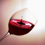 Descubre qué son los vinos fortificados, cómo se elaboran y los estilos más emblemáticos —Jerez, Oporto y Madeira— en una guía completa sobre estos vinos con historia.
